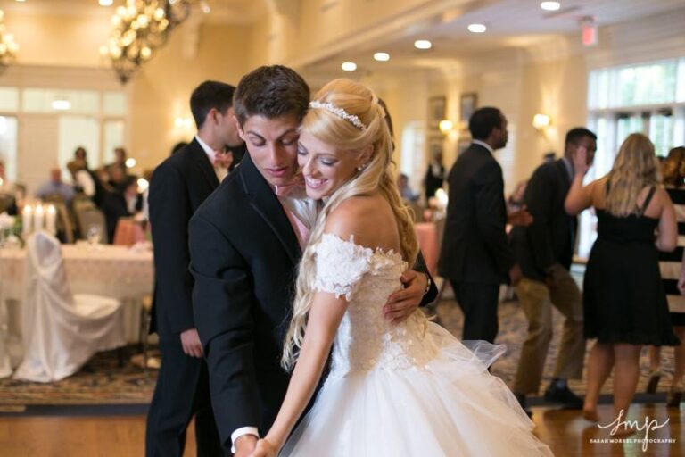 SIster Brother Dance at Wedding