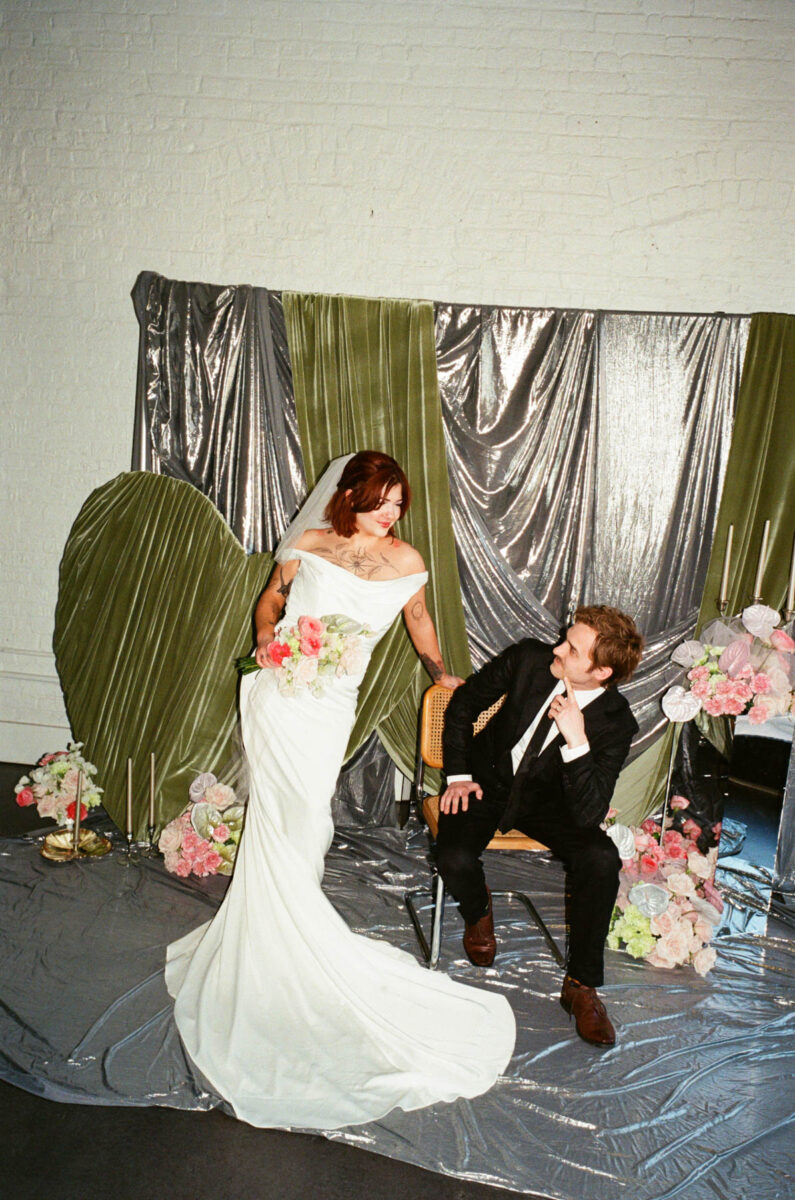 Retro wedding floral decor