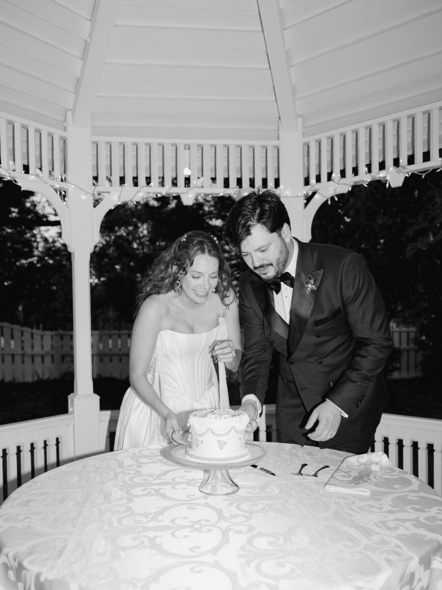 Custom wedding cakes in NC